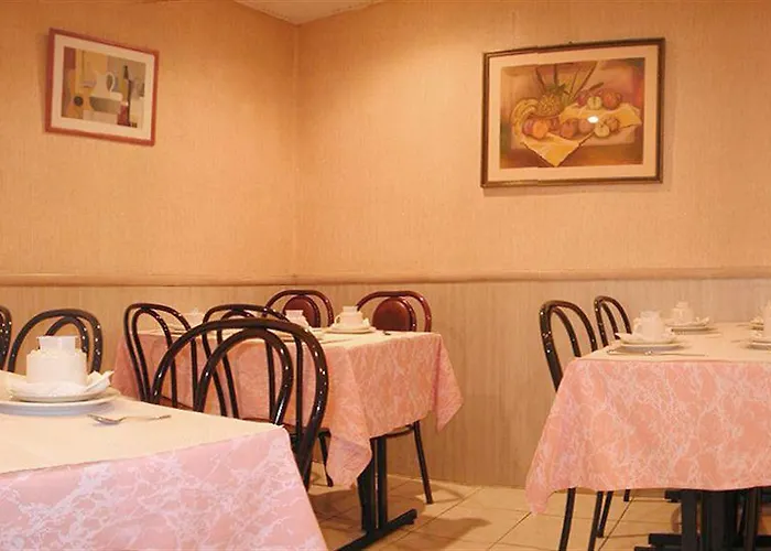 Отель Caravelle